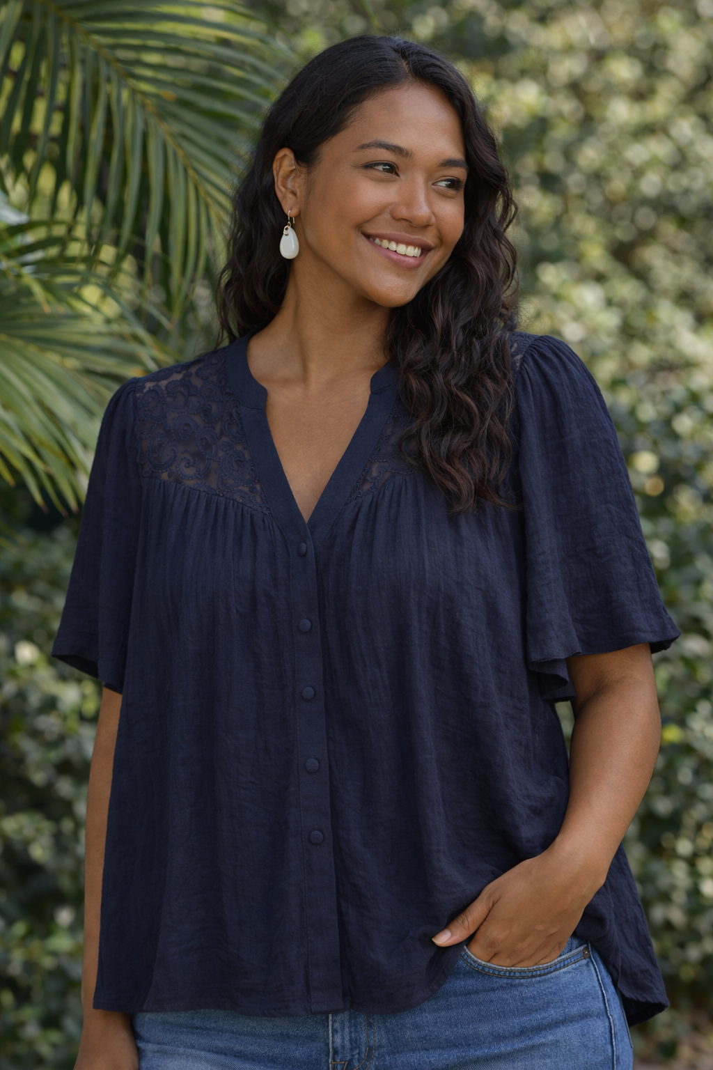 Blouse bleu Marine bohème – douceur & élégance naturelle – Image 3